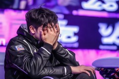 KT冒泡赛力克GEN锁定LCK三号种子，BDD发条关键大招带队晋级S15全球总决赛